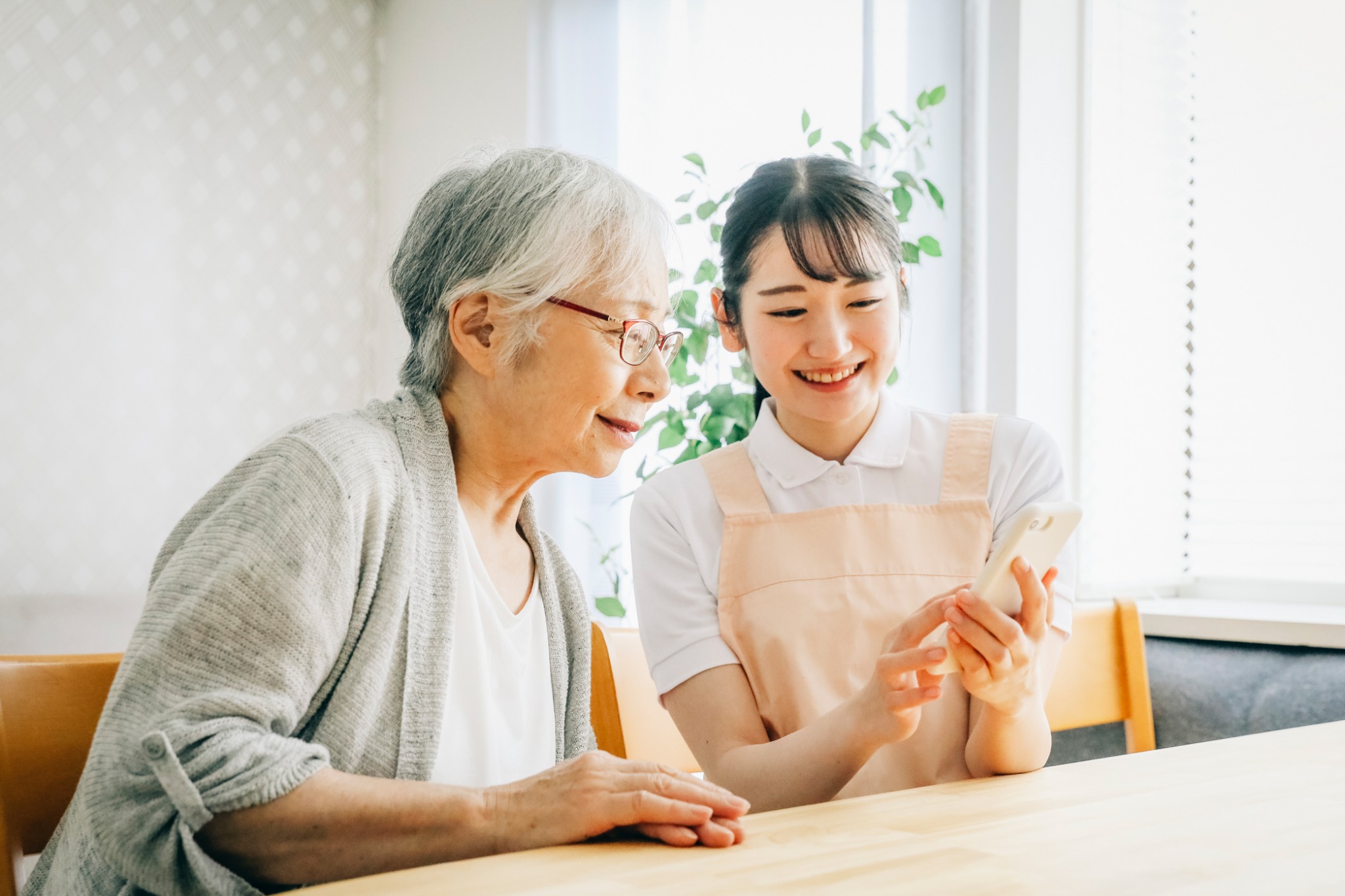 高齢者と家族の安心